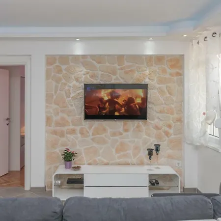 Apartment New 4* 